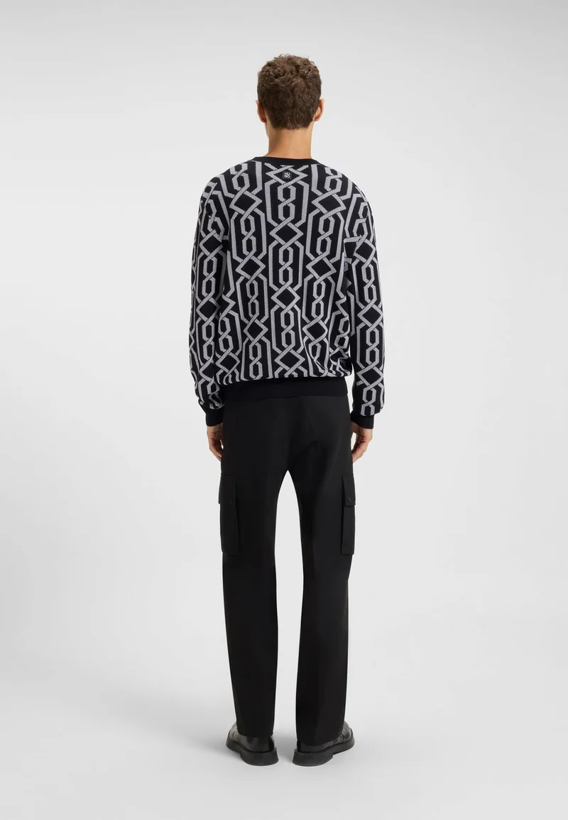 هوجو كنزة بقصة عادية بنقش جاكار