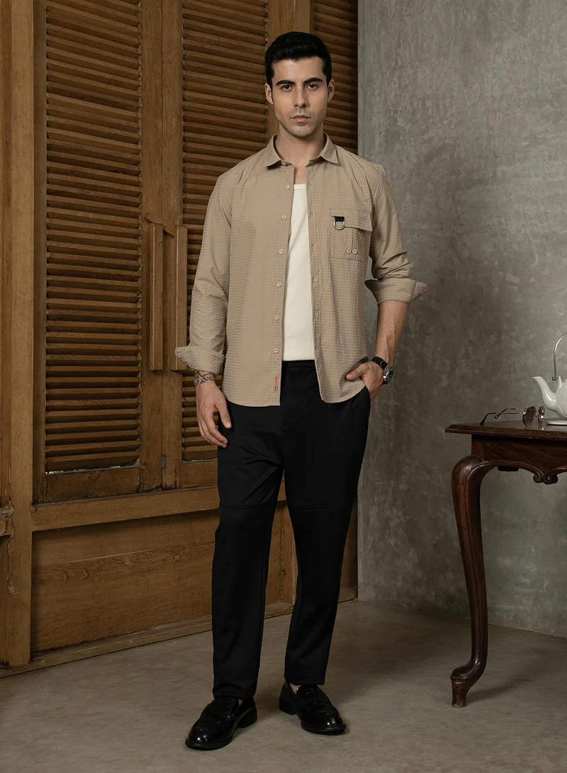 Campus Sutra Campus Sutra Men's Midnight Black Panel-Waffle Chino Trousers For Casual Wear | Mid-Rise | Regular Fit | Button Closure | Trousers Crafted With Comfort Fit For Everyday Wear