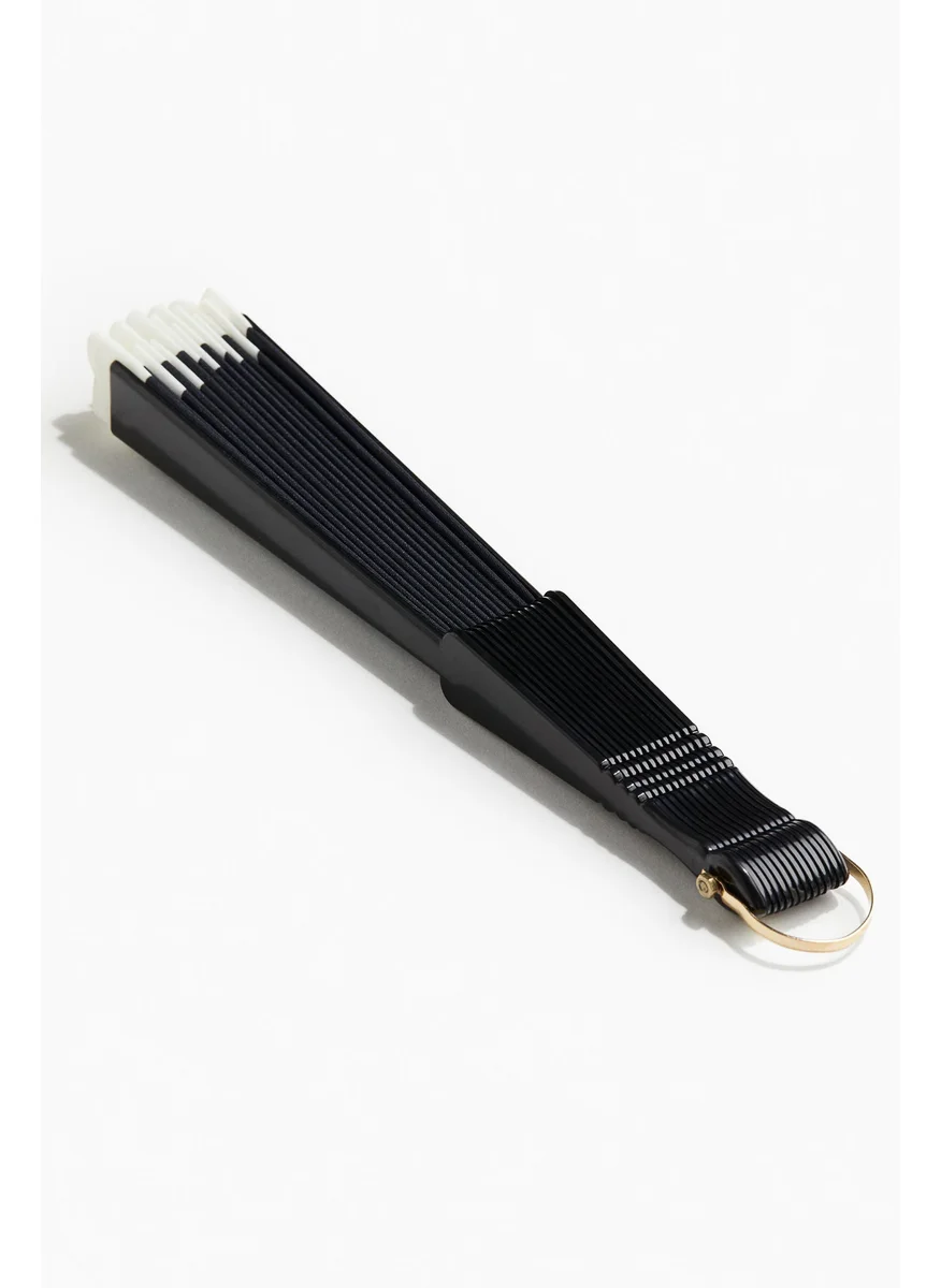 H&M Scalloped-Edge Fan