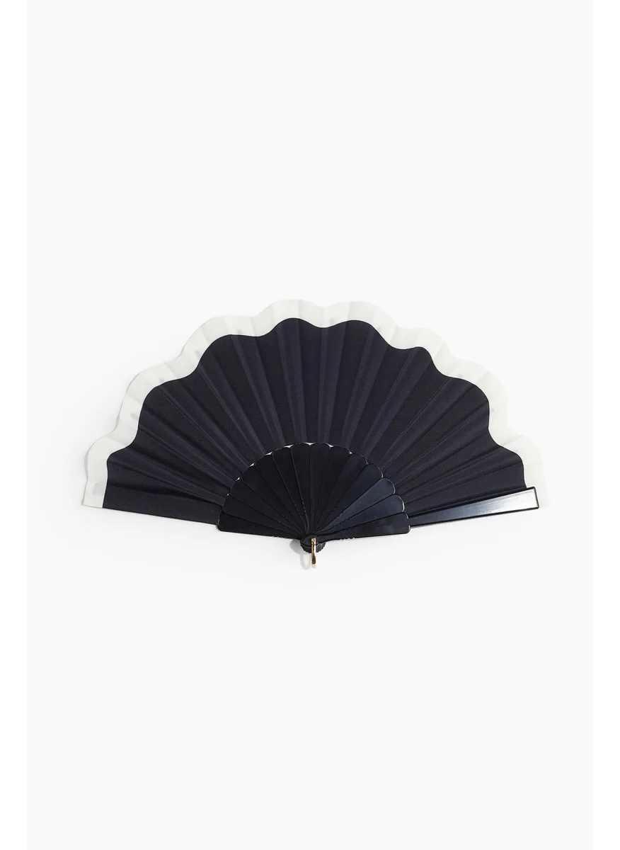 H&M Scalloped-Edge Fan
