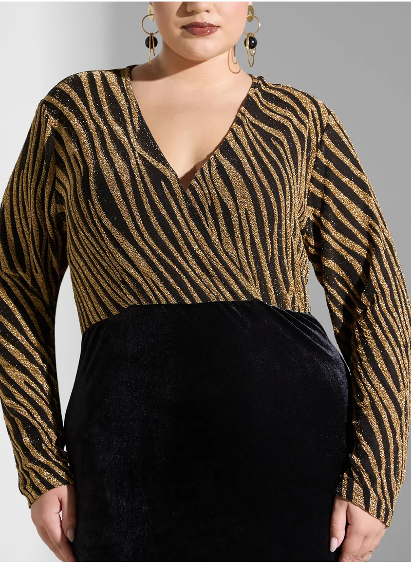 ايلا بلس Shimmer Print Bodycon Dress