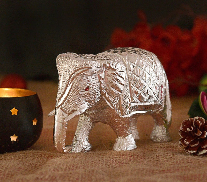 HOUZZPLUS White Metal Showpiece Figurine 14 x 6 x 10 cm Silver - Image 1