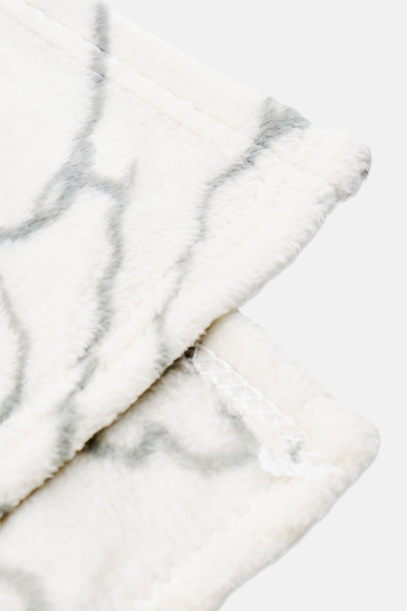 Peanuts Peanut Print Blanket , Off White - Image 3