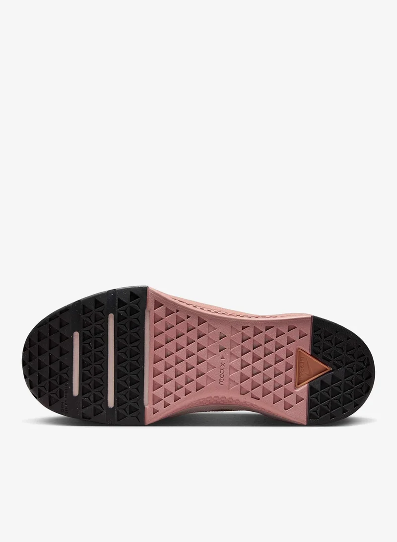 نايكي ميتكون  للنساء