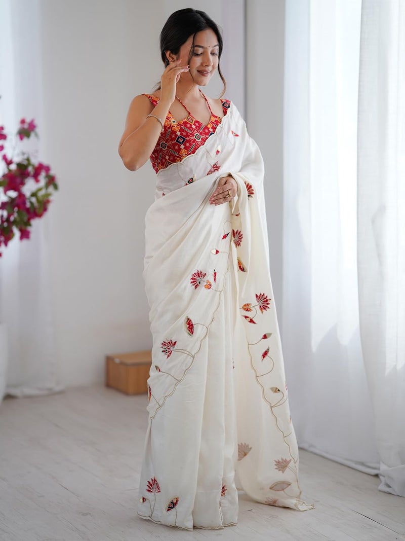 saree mall ساري مول للنساء - ساري دولا من الحرير الأبيض المزخرف مع قطعة بلوزة غير مخيطة (NILAM8001_NM) - Image 4