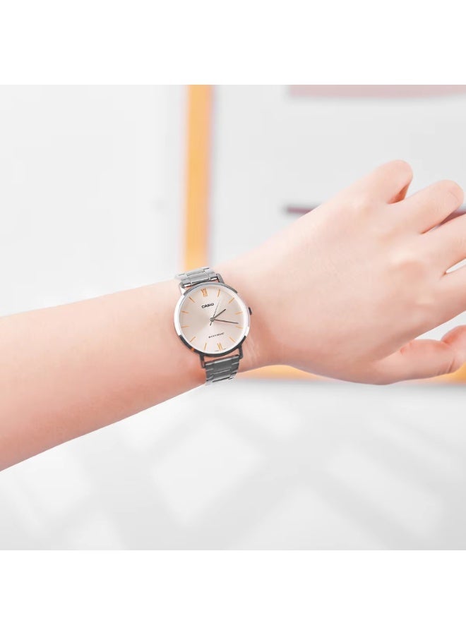 كاسيو ساعة كاسيو LTP-VT01D-4B للنساء – سوار ستانلس ستيل فضي مع قرص وردي بسيط - Image 5