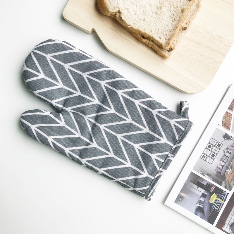 Nordic style microwave oven heat insulation gloves oven anti-scalding gloves high temperature kitchen baking gloves factory direct sales Black Plaid  - Image 4