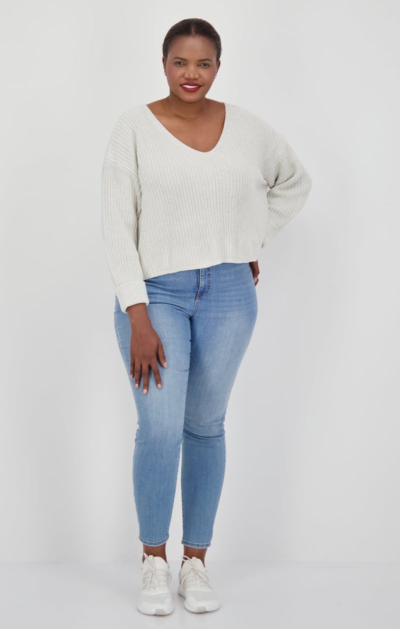 French Connection Women Plus Size V-Neck Knitted Crop  sweater , Light Grey - Image 4