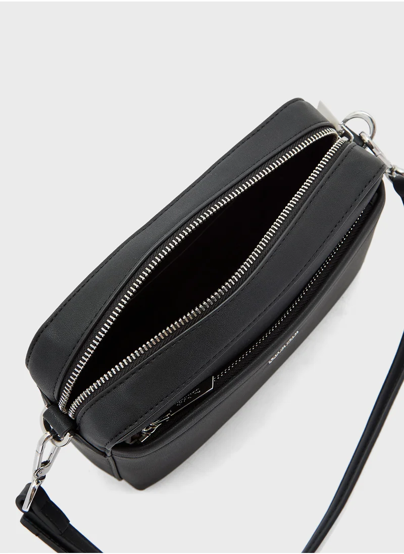 كالفن كلاين Narrow Strap Crossbody