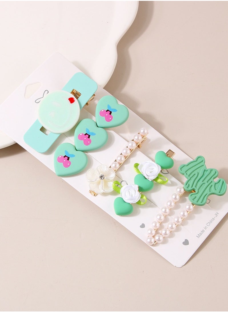 Mark Fairwhale Minimally Designed Side Fringe Clip 