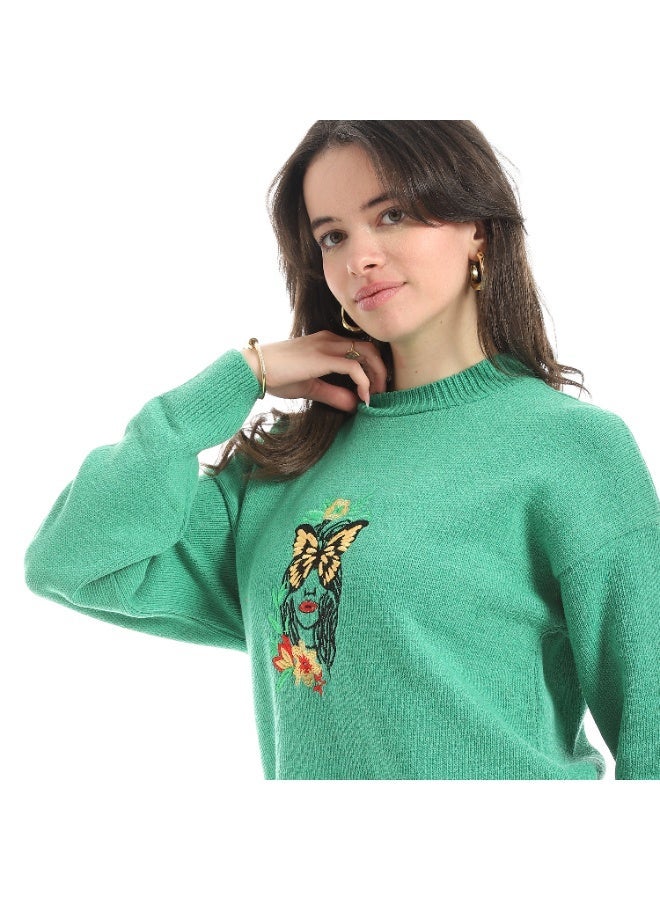 سيزار بلوفر صوف حريمي برقبة دائرية ومزود بتطريز علي الصدر - Image 3