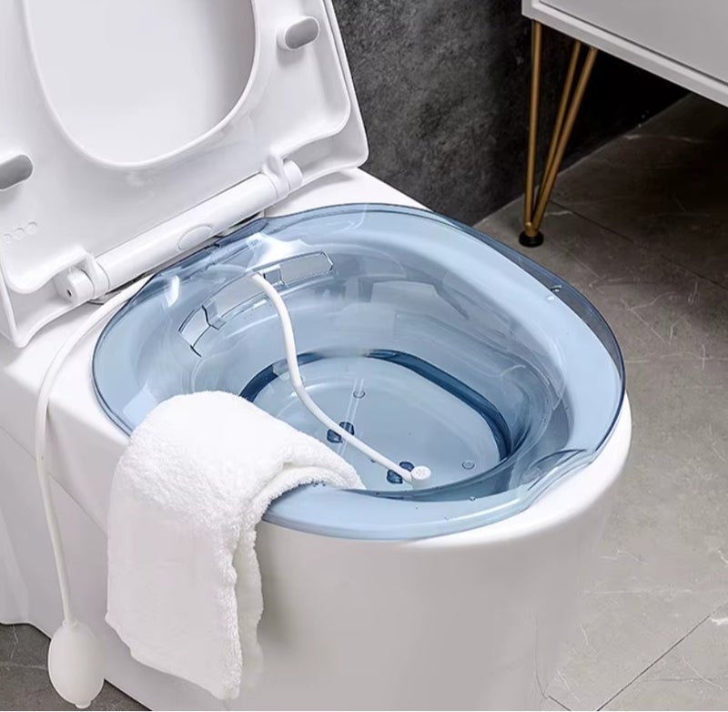 حوض مغطس (Sitz Bath) يثبت على مقعد المرحاض ومزود بأداة شطف – للعناية بعد الولادة، وعلاج البواسير، وجلسات بخار المهبل – حوض نقع للنساء الحوامل ولتخفيف الالتهابات – يناسب معظم أنواع المراحيض. - Image 3