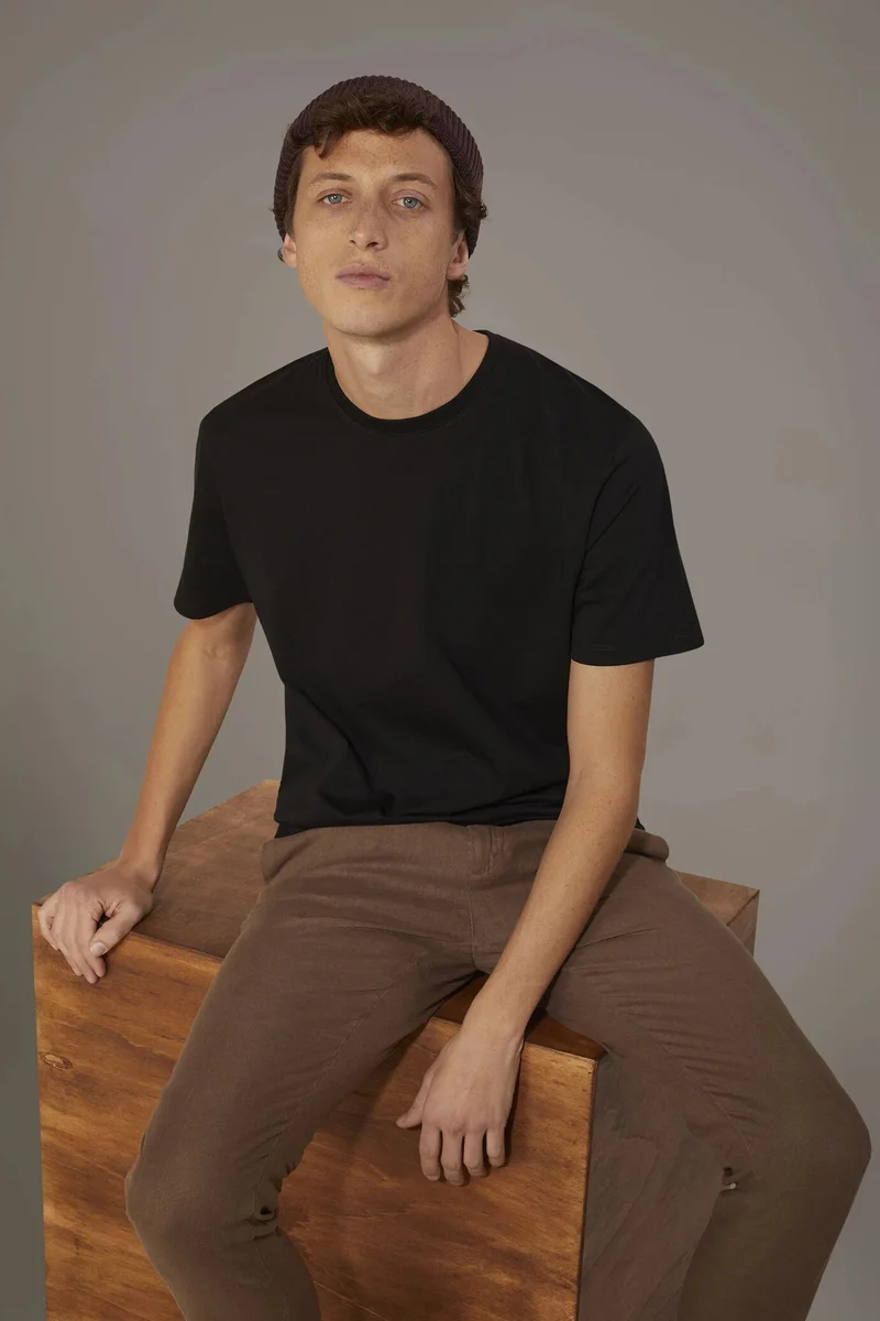 Round neck t-shirt 100% cotton - Black