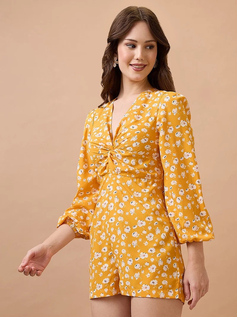 جلو باص جمبسوت نسائي بطبعة زهور وياقة على شكل حرف  وأكمام أسقف ملتوية