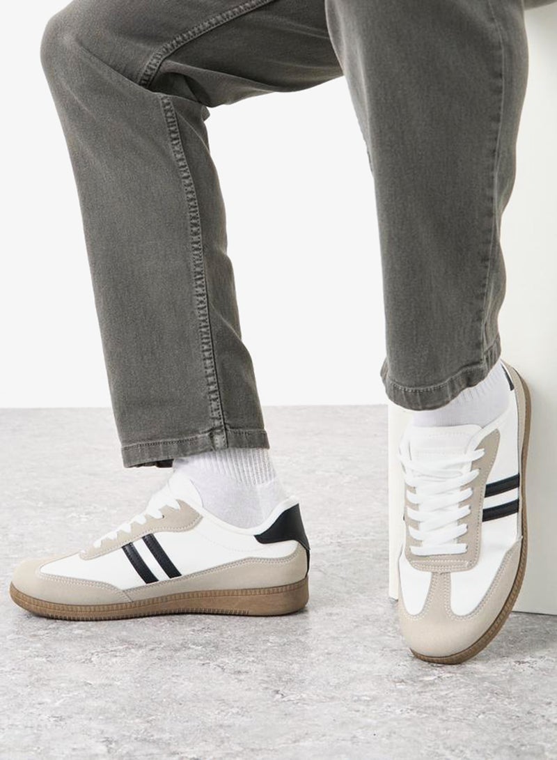 ستايلي اكتيف ستايلي سنيكرز بشريط مخطط وأربطة