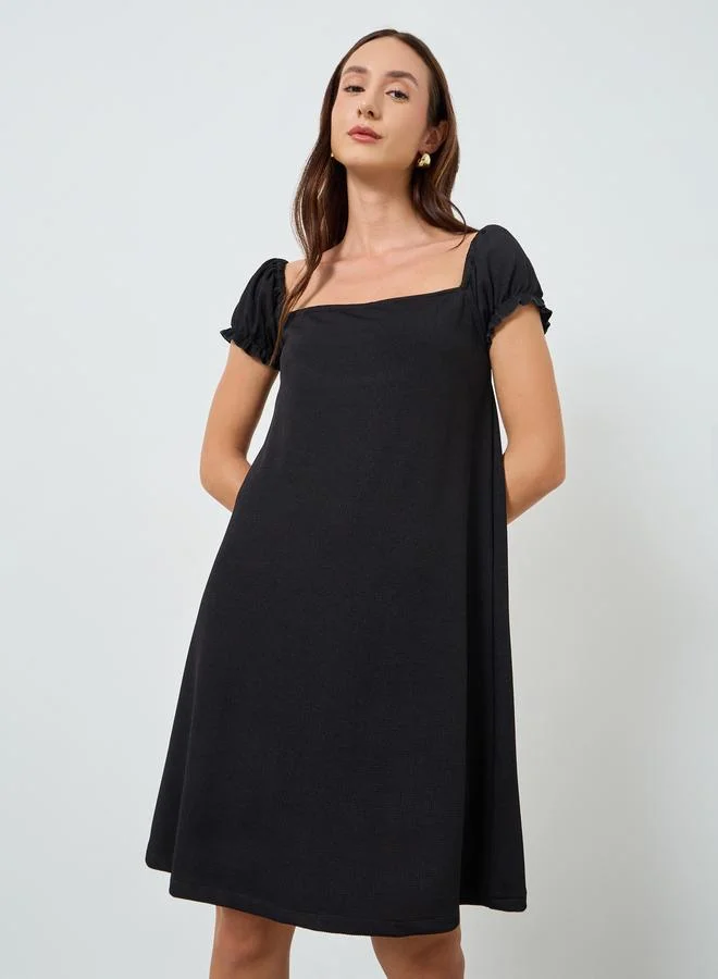 مكسيم كريشن فستان قصير بفتحة رقبة مربعة