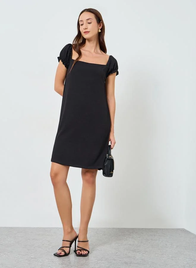 مكسيم كريشن فستان قصير بفتحة رقبة مربعة