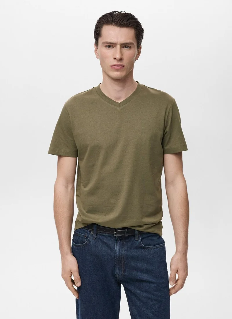 مانجو V-Neck T-Shirt