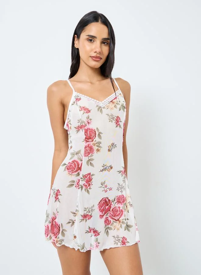 ستايلي بيبي دول بطبعة زهور مع تفاصيل دانتيل