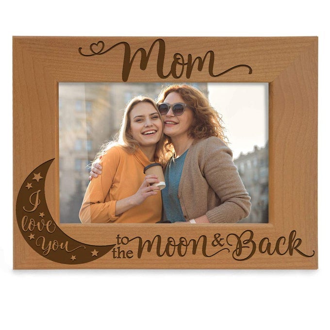 MOM I LOVE YOU TO THE MOON AND BACK ENGRAVED NATURAL WOOD PICTURE FRAME BEST MOM EVER MOTHER OF THE BRIDE MOTHER OF THE GROOM MOMMY BIRTHDAY GIFTS 4X6 HORIZONTAL