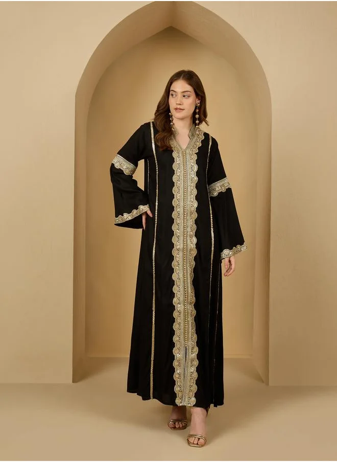 Amirah Amirah Embroidered Lace Trim V Neck Jalabiya