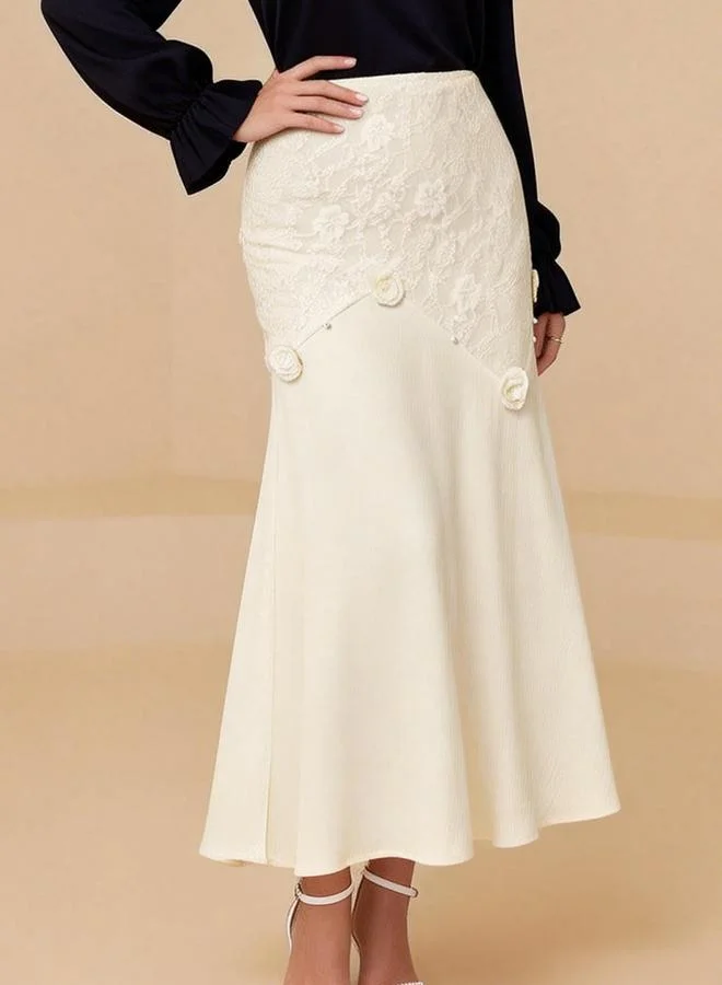 تايك تو تنورة طويلة بيج بتفاصيل دانتيل وحافة ميرميد