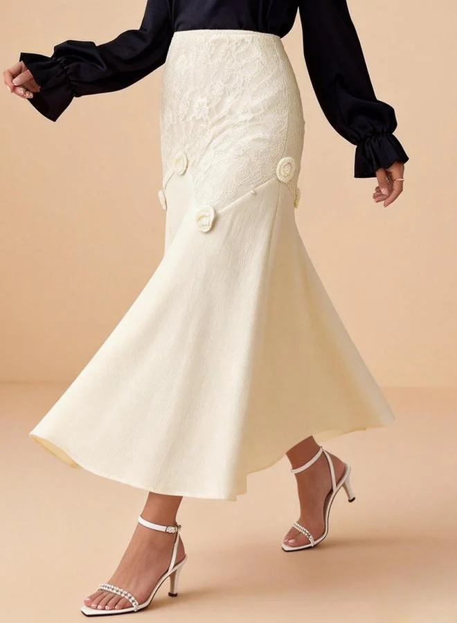 تايك تو تنورة طويلة بيج بتفاصيل دانتيل وحافة ميرميد