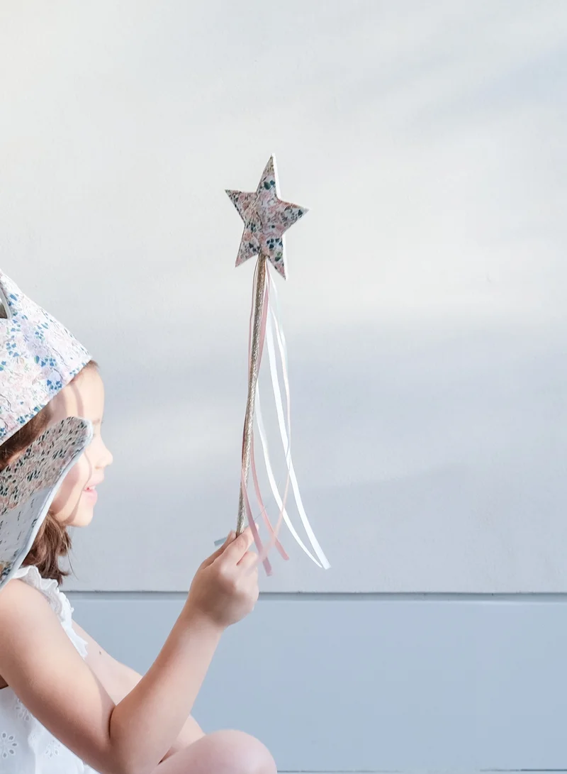 Mimi & Lula FLORAL WAND