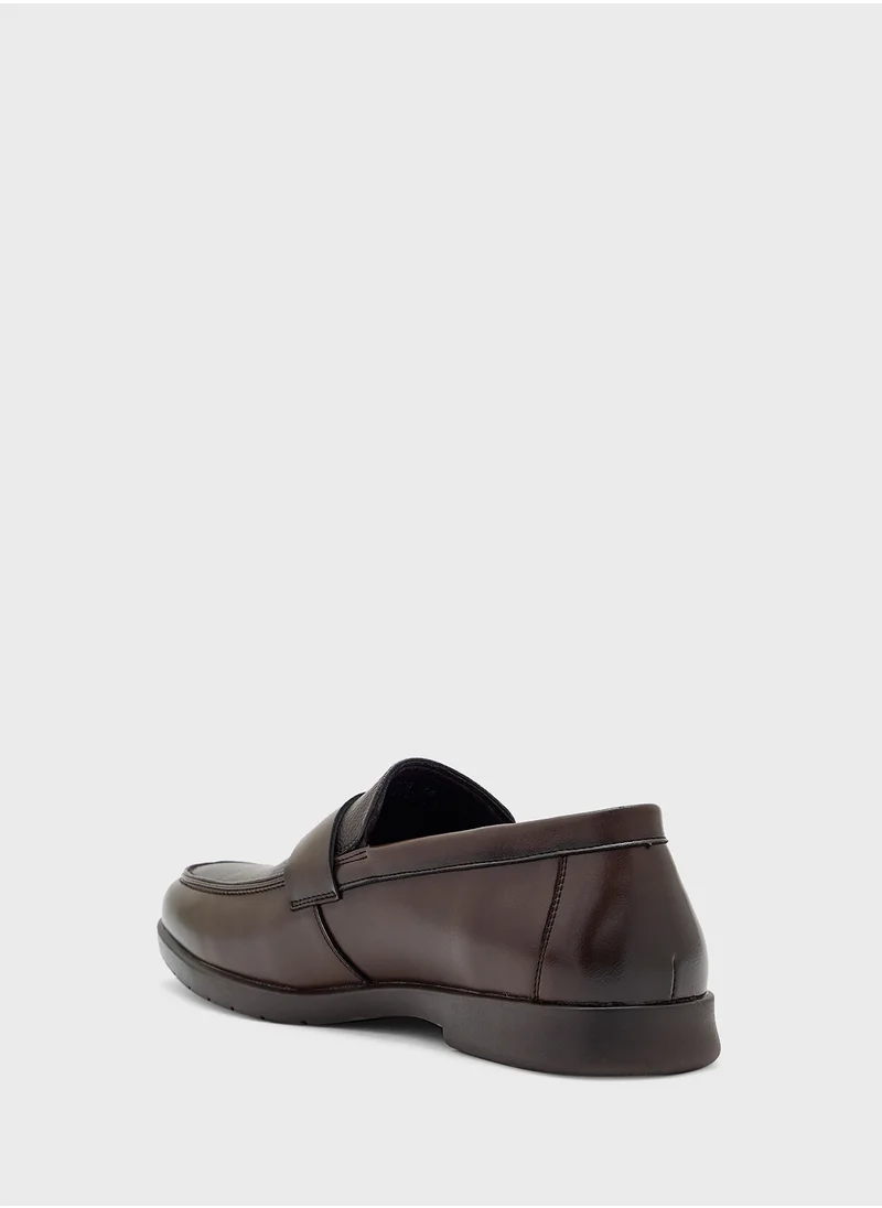 روبرت وود Saddle Detail Formal Slip Ons