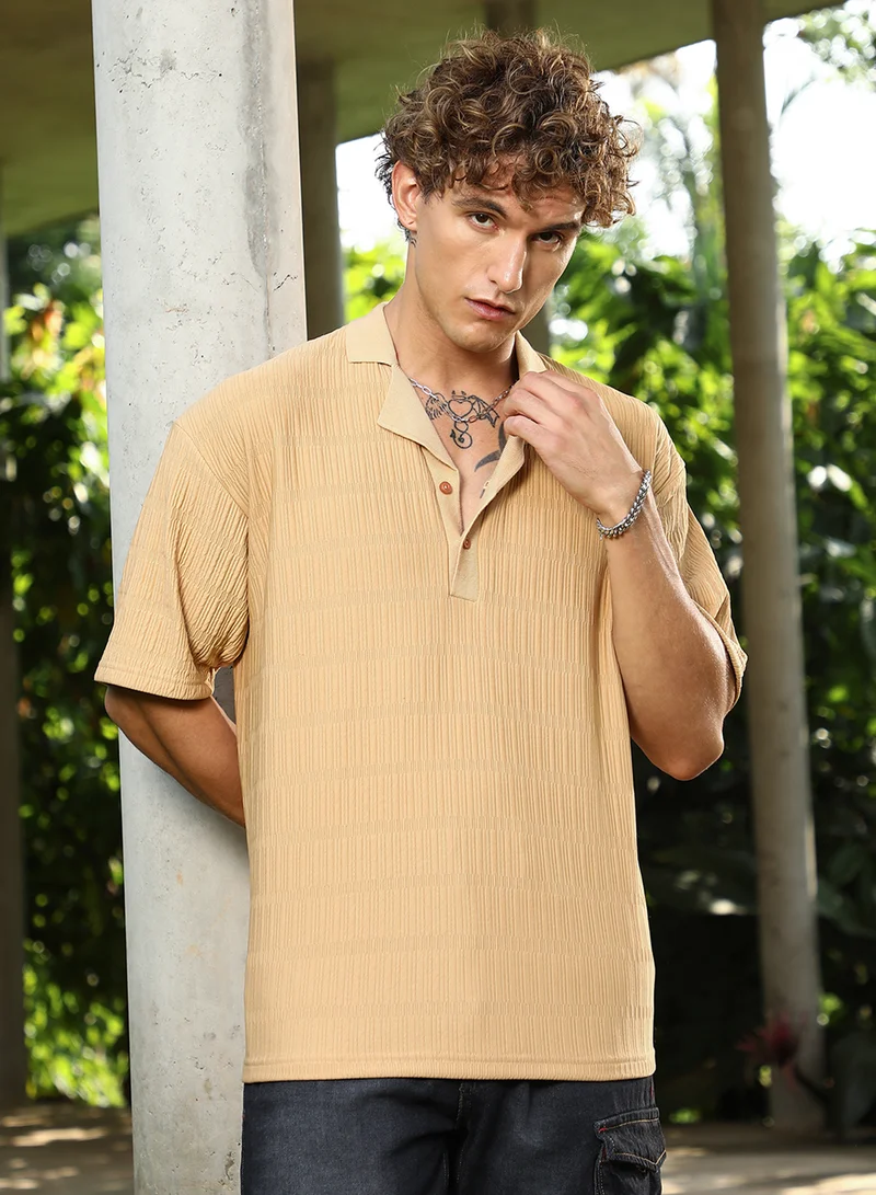 Campus Sutra Campus Sutra Men's Buff Beige Bubble Cuban Polo T-Shirt For Casual Wear | Polo Neck | Short Cuffed Sleeves | Half-Button Closure | T-Shirt Crafted With Comfort Fit For Everyday Wear