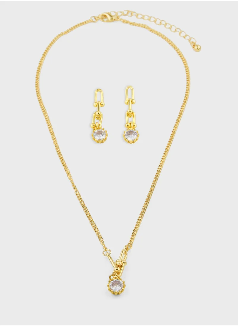 ايلا Stone Detail Pendant Necklace & Drop Earrings Set