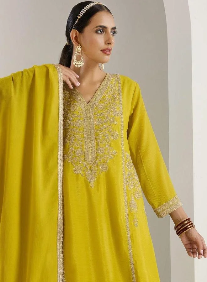 آي شين طقم كورتا وبنطال مع شال بلون خردلي مزين بالتطريز