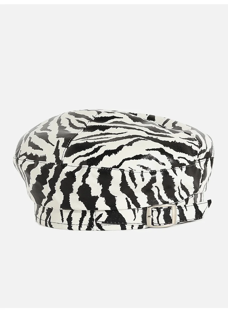 صوص هاوت Black & White Textured Vegan Leather Beret Hat