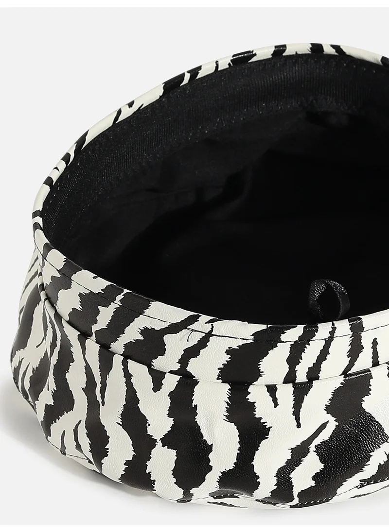 صوص هاوت Black & White Textured Vegan Leather Beret Hat