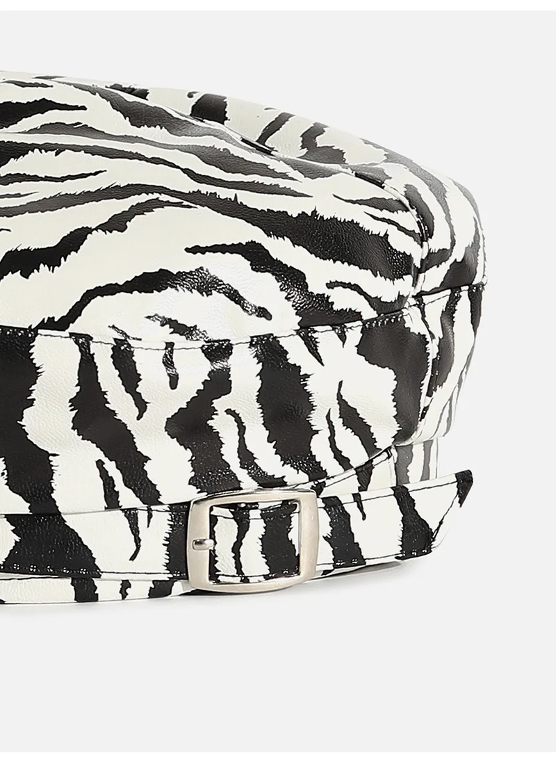صوص هاوت Black & White Textured Vegan Leather Beret Hat