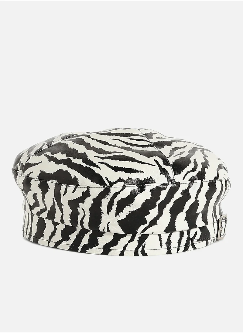 صوص هاوت Black & White Textured Vegan Leather Beret Hat