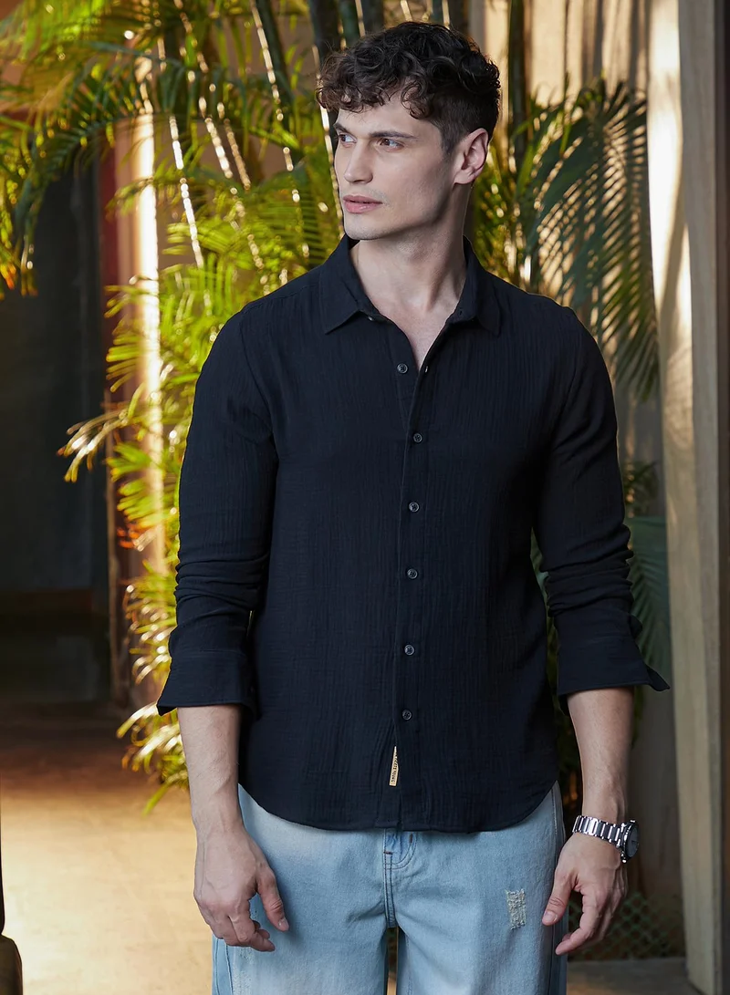 Campus Sutra Campus Sutra Men's Midnight Black Breezy-Weave Shirt For Casual Wear | Spread Collar | Long Cuffed Sleeves | Button Closure | Shirt Crafted With Comfort Fit For Everyday Wear