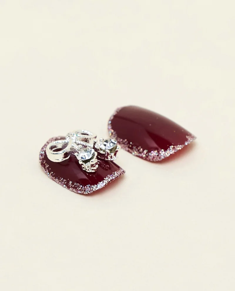 أر أند بي Wearable Nails