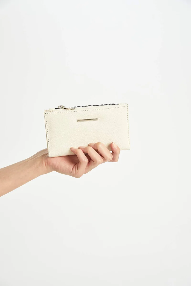 ديفاكتو Woman Faux Leather Wallets