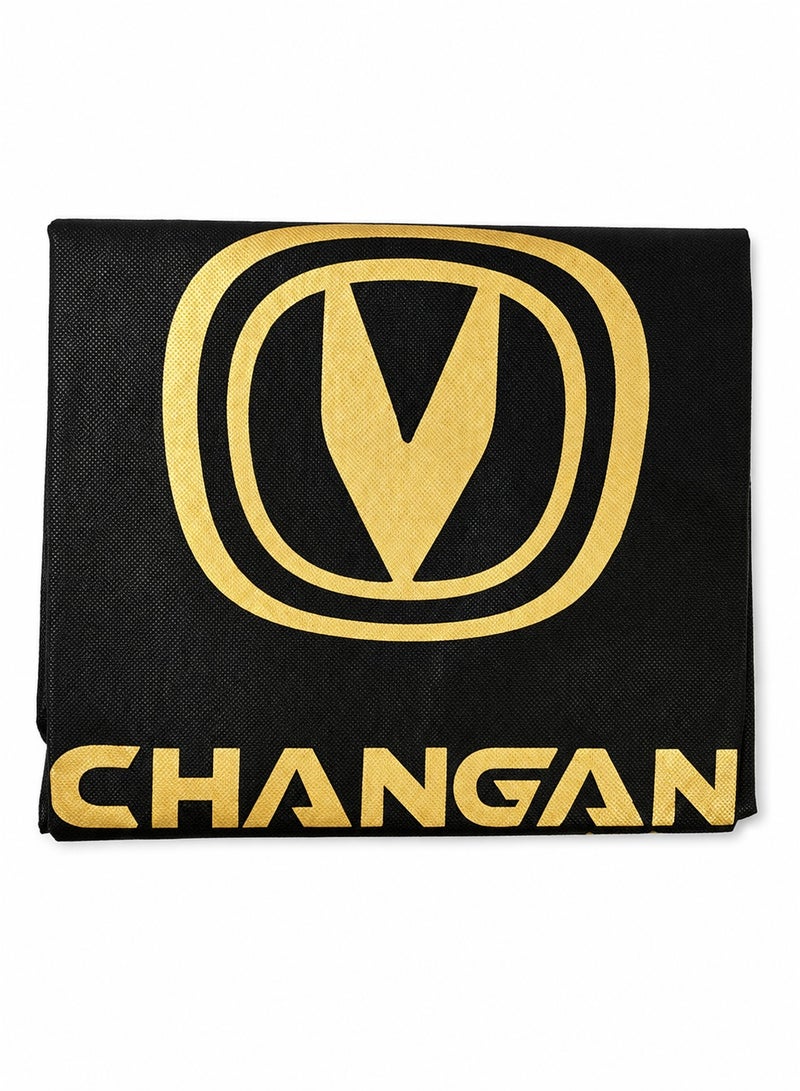 تشانجان طقم أغطية للمقاعد الأمامية لسيارات CHANGAN (قطعتان)؛ حماية فائقة ضد الغبار والأوساخ؛ غطاء بمظهر جلدي مقاوم للماء وتصميم يحمل الشعار؛ غطاء داخلي بمقاس عالمي (Universal Fit) مناسب للاستخدام في السيارات وكذلك في ورش الصيانة ومراكز الخدمة. - Image 3