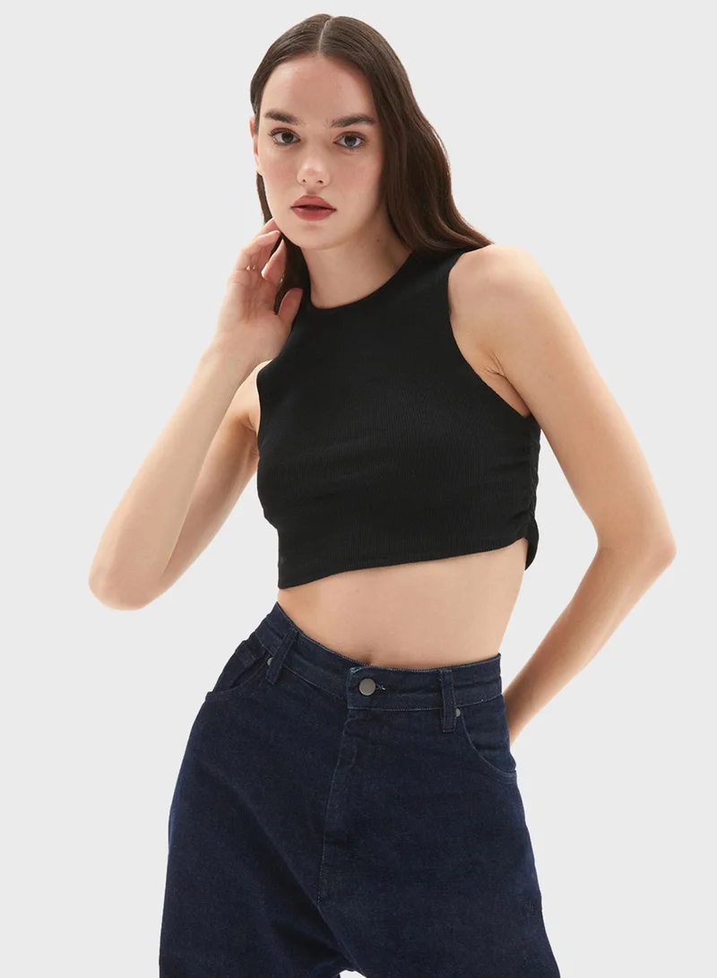 JUNE Round Neck Crop Top