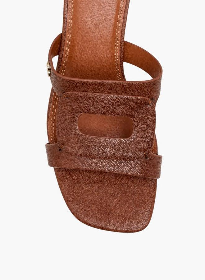 سيليست صنادل نسائية سهلة الارتداء بكعب عريض وملمس مميز - Image 4