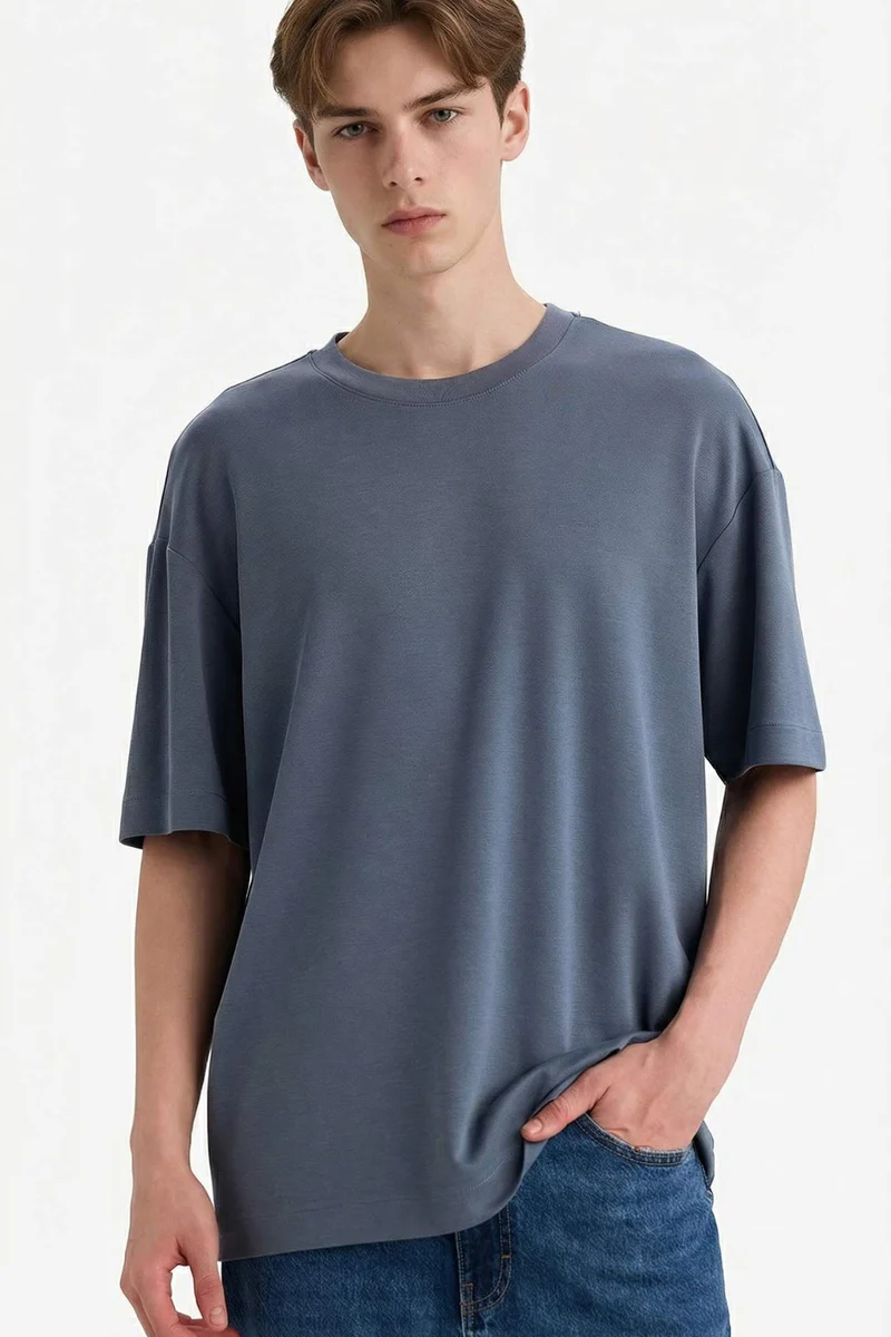 ديفاكتو Boxy Fit Crew Neck Short Sleeve T-Shirt