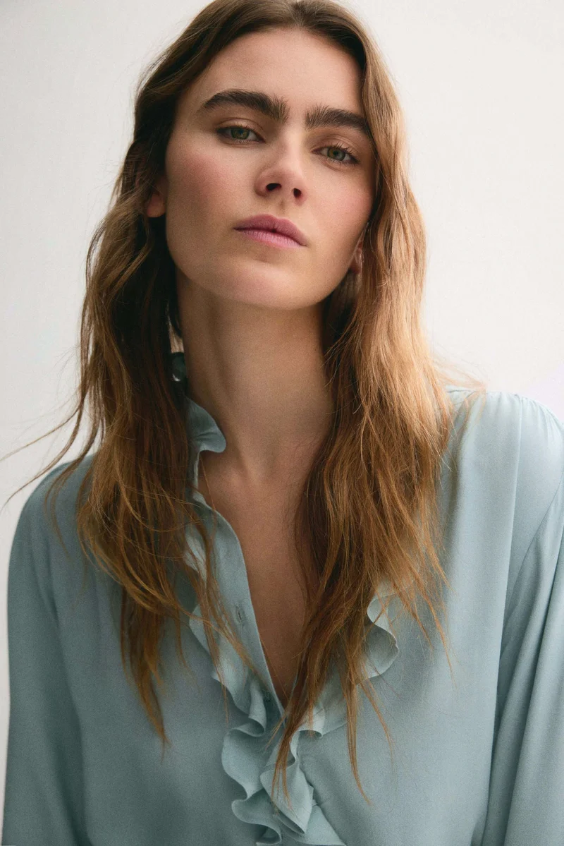 H&M Frill-collared viscose blouse