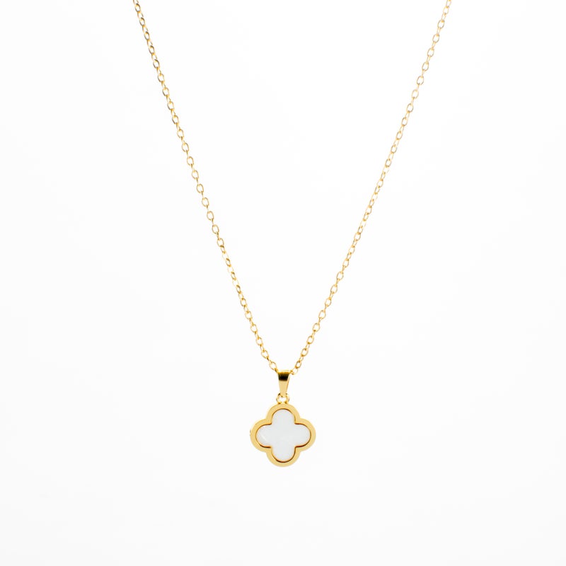 سلسلة أستانليس ستيل ذهبي مع دلاية شكل زهرة البرسيم بيضاء - Image 1