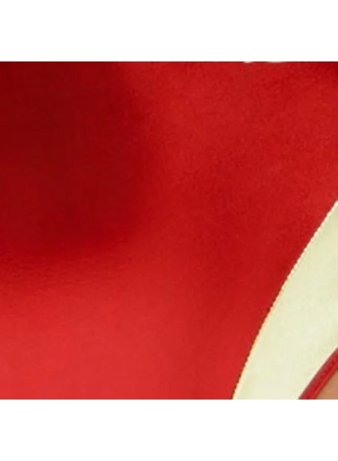 آن سمرز زي البطل الخارق المثير من آن سمر