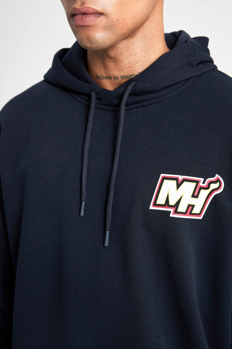 DeFacto Man DeFactoFit NBA Miami Heat Oversize Fit Hooded Thick Sweatshirt  - Image 4