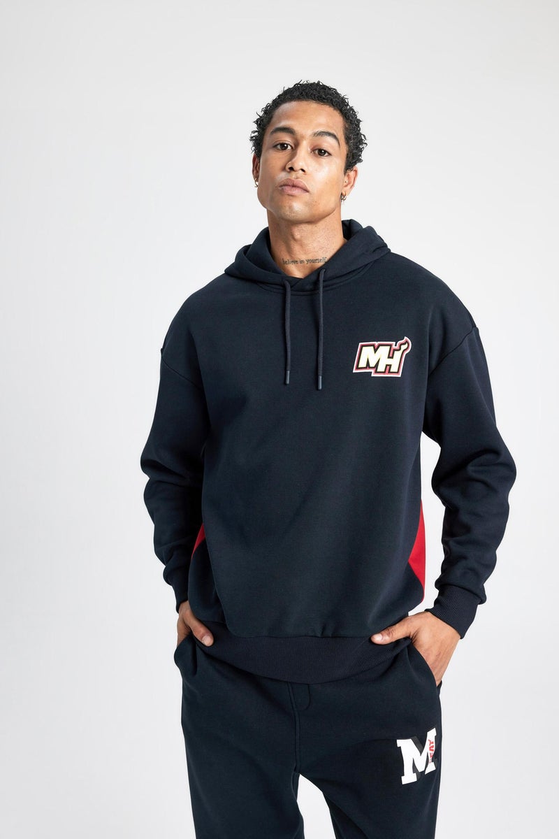 DeFacto Man DeFactoFit NBA Miami Heat Oversize Fit Hooded Thick Sweatshirt  - Image 5