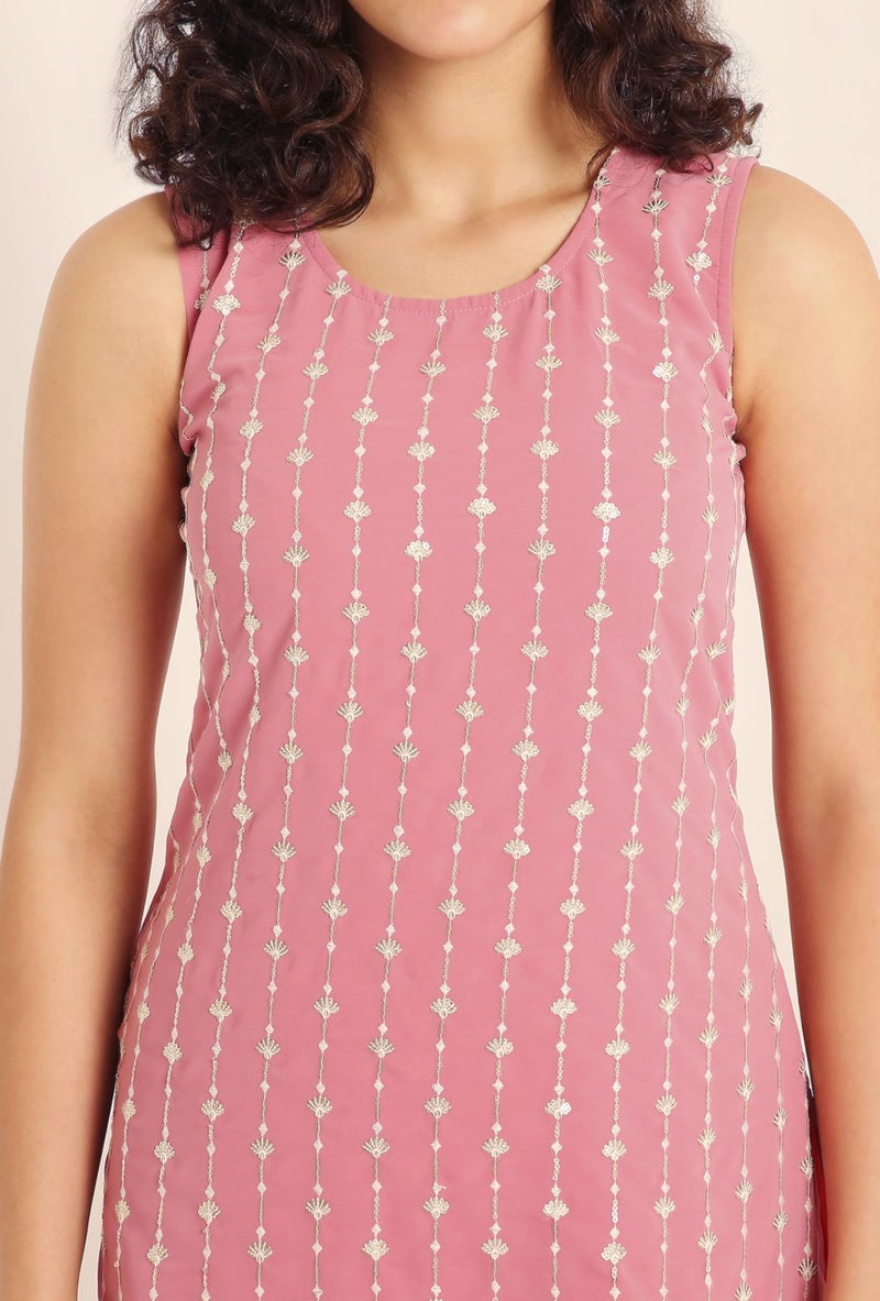 Shopping Queen شوپينج كوين - طقم كورتا شارارا مطرزة من جورجيت للنساء مع دوباتا (A510_Flamingo Pink_S) - Image 3