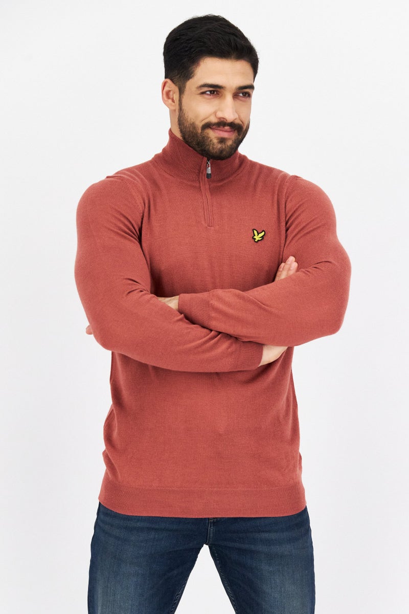 Lyle & Scott سويت شيرت رجالي بياقة متوسطة بسحاب نصف، مارون فاتح - Image 1